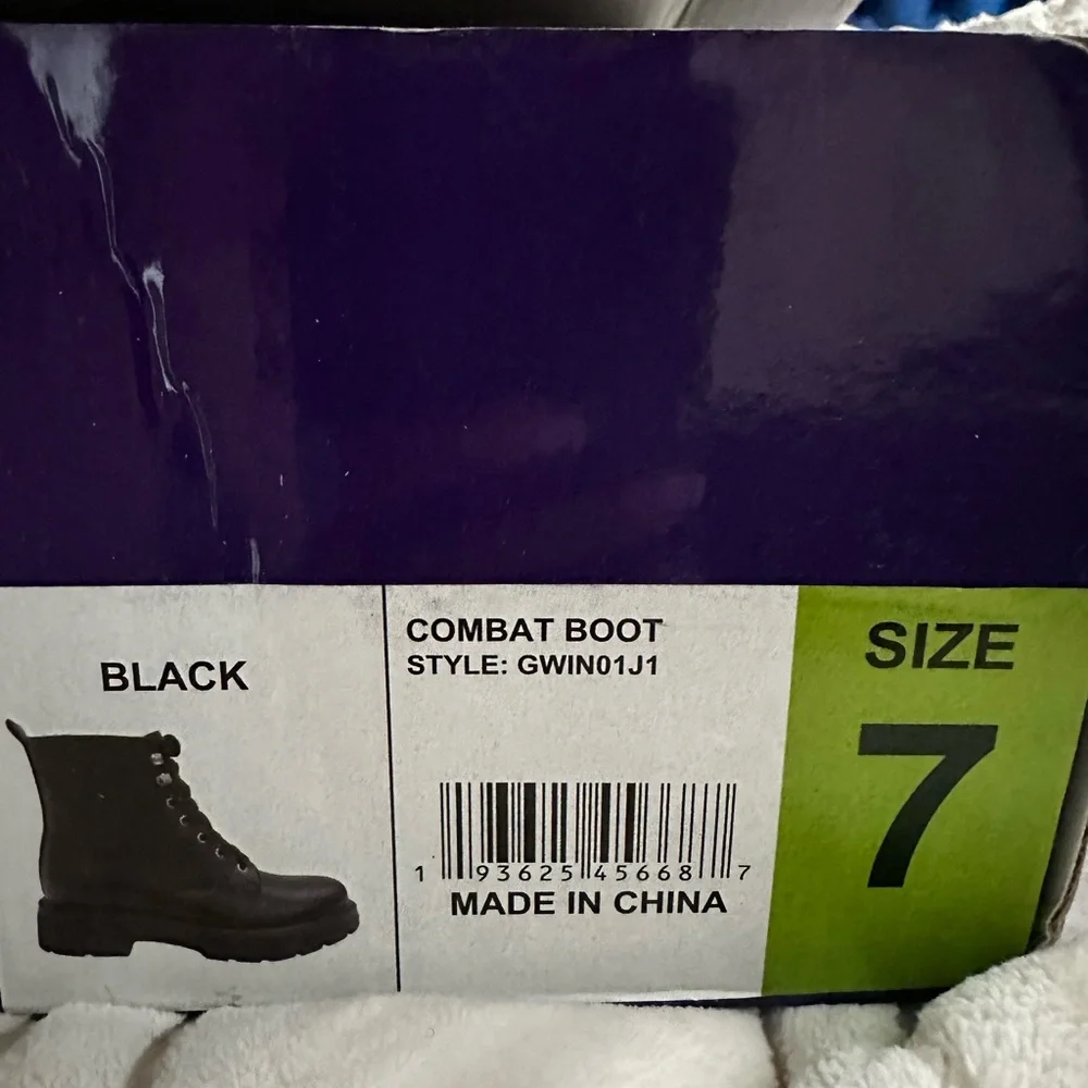 NWB MADDEN GIRL Combat Booties - Picture 5 of 5